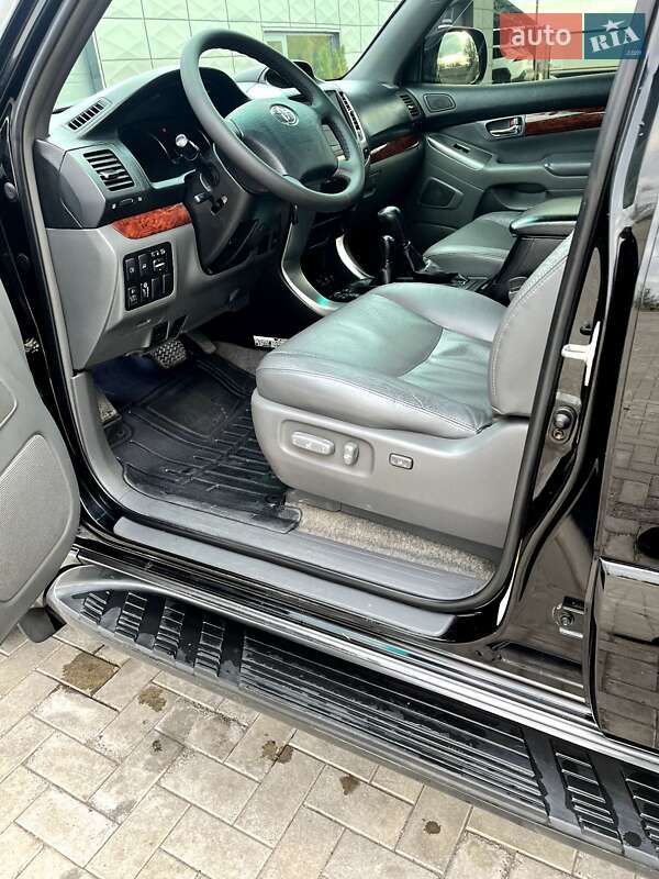 Позашляховик / Кросовер Toyota Land Cruiser Prado 2005 в Дніпрі