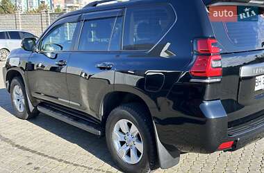 Внедорожник / Кроссовер Toyota Land Cruiser Prado 2019 в 