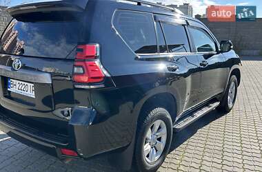 Внедорожник / Кроссовер Toyota Land Cruiser Prado 2019 в 