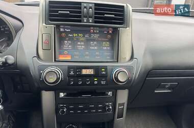 Внедорожник / Кроссовер Toyota Land Cruiser Prado 2012 в 