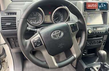 Внедорожник / Кроссовер Toyota Land Cruiser Prado 2012 в 