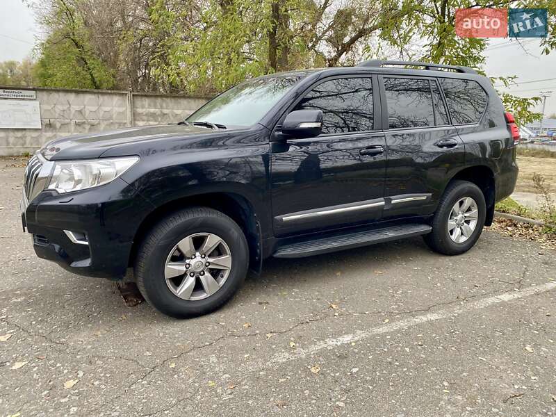 Позашляховик / Кросовер Toyota Land Cruiser Prado 2017 в Києві фото 2 Позашляховик / Кросовер Toyota Land Cruiser Prado 2017 в Києві