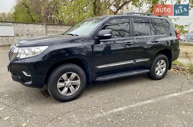 Внедорожник / Кроссовер Toyota Land Cruiser Prado 2017 в 