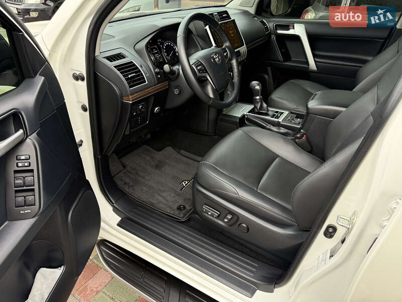 Позашляховик / Кросовер Toyota Land Cruiser Prado 2022 в Запоріжжі