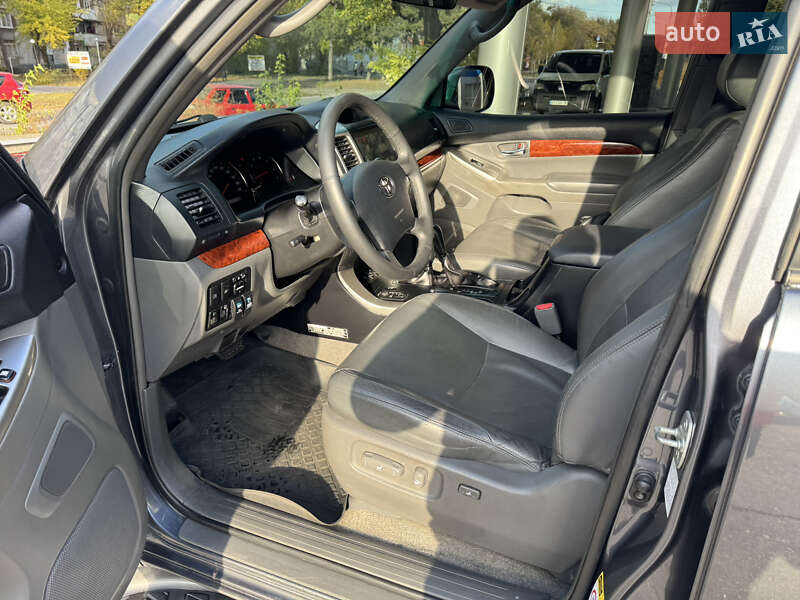 Внедорожник / Кроссовер Toyota Land Cruiser Prado 2005 в Запорожье