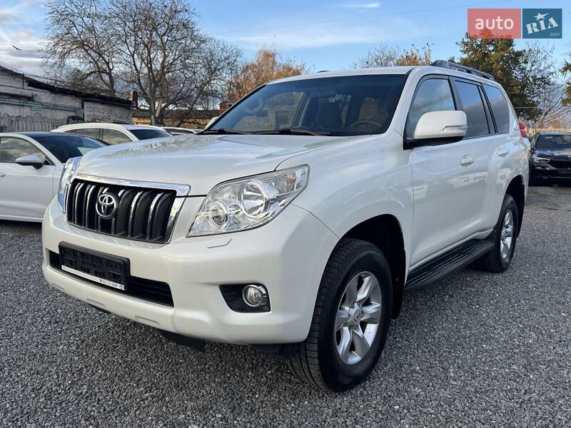 Внедорожник / Кроссовер Toyota Land Cruiser Prado 2012 в 