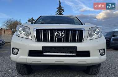Внедорожник / Кроссовер Toyota Land Cruiser Prado 2012 в 