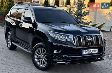 Внедорожник / Кроссовер Toyota Land Cruiser Prado 2020 в 