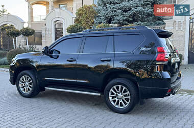 Внедорожник / Кроссовер Toyota Land Cruiser Prado 2020 в 