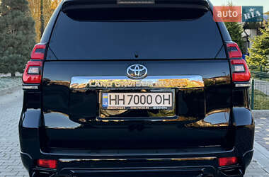 Внедорожник / Кроссовер Toyota Land Cruiser Prado 2020 в 