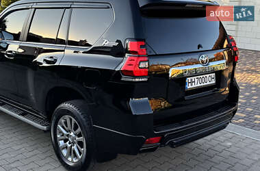 Внедорожник / Кроссовер Toyota Land Cruiser Prado 2020 в 