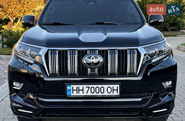 Внедорожник / Кроссовер Toyota Land Cruiser Prado 2020 в 