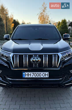 Внедорожник / Кроссовер Toyota Land Cruiser Prado 2020 в 