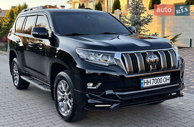 Внедорожник / Кроссовер Toyota Land Cruiser Prado 2020 в 