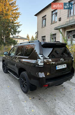 Внедорожник / Кроссовер Toyota Land Cruiser Prado 2021 в 