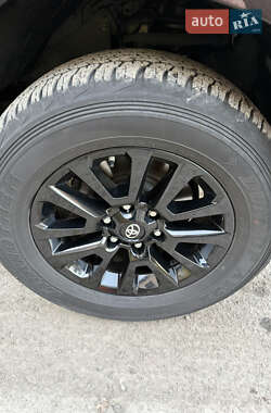 Внедорожник / Кроссовер Toyota Land Cruiser Prado 2021 в 