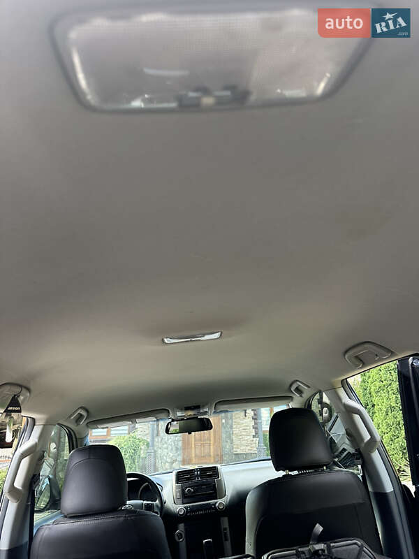 Внедорожник / Кроссовер Toyota Land Cruiser Prado 2012 в Черновцах