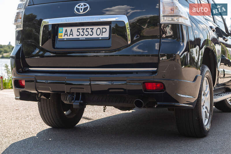 Внедорожник / Кроссовер Toyota Land Cruiser Prado 2011 в Киеве