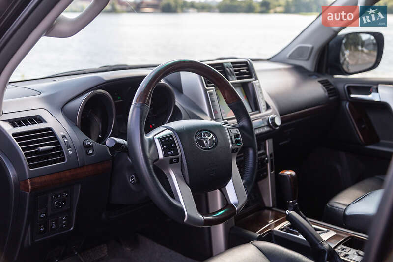 Внедорожник / Кроссовер Toyota Land Cruiser Prado 2011 в Киеве