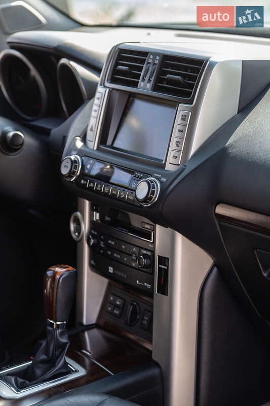 Внедорожник / Кроссовер Toyota Land Cruiser Prado 2011 в Киеве