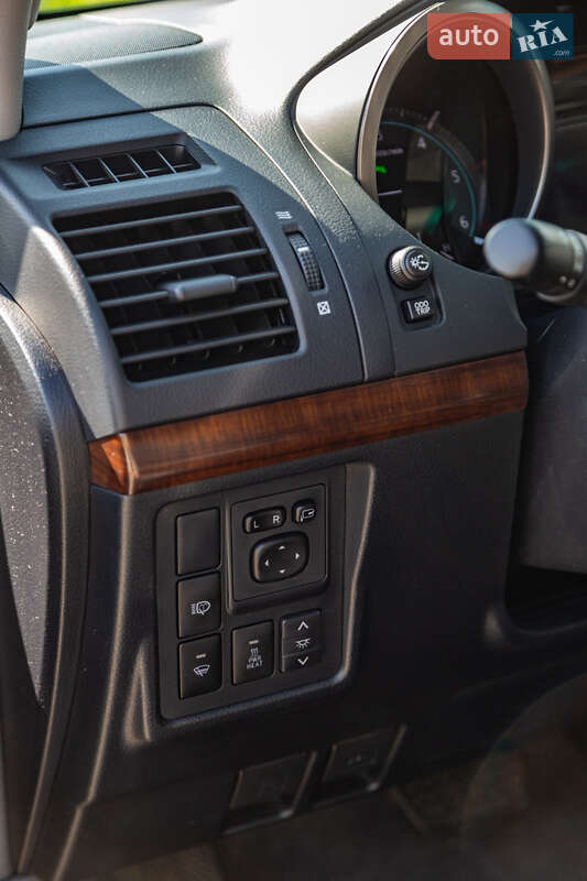 Внедорожник / Кроссовер Toyota Land Cruiser Prado 2011 в Киеве