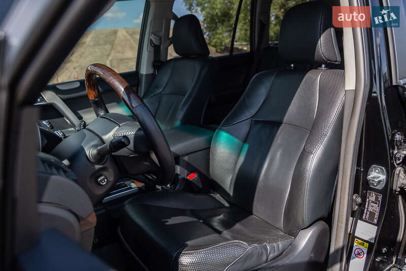 Внедорожник / Кроссовер Toyota Land Cruiser Prado 2011 в Киеве