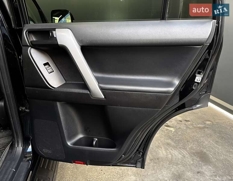 Внедорожник / Кроссовер Toyota Land Cruiser Prado 2017 в Киеве фото 34 Внедорожник / Кроссовер Toyota Land Cruiser Prado 2017 в Киеве