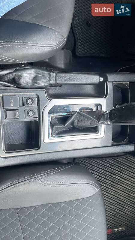Внедорожник / Кроссовер Toyota Land Cruiser Prado 2015 в Киеве