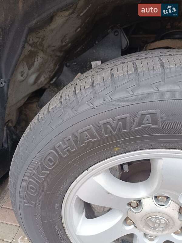 Внедорожник / Кроссовер Toyota Land Cruiser Prado 2004 в Харькове