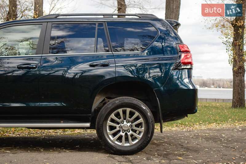 Позашляховик / Кросовер Toyota Land Cruiser Prado 2017 в Києві фото 17 Позашляховик / Кросовер Toyota Land Cruiser Prado 2017 в Києві