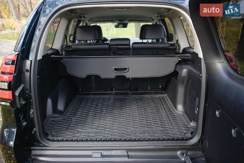 Позашляховик / Кросовер Toyota Land Cruiser Prado 2017 в Києві фото 55 Позашляховик / Кросовер Toyota Land Cruiser Prado 2017 в Києві