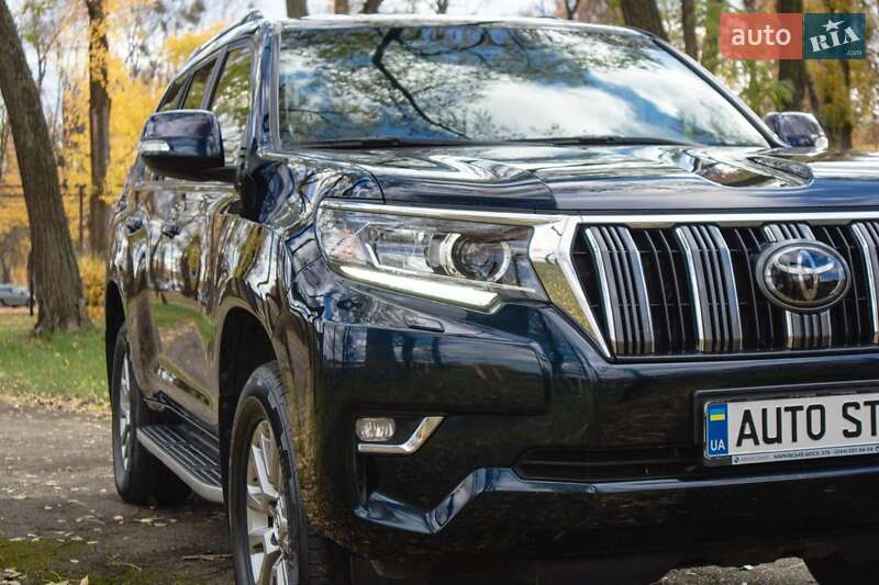 Позашляховик / Кросовер Toyota Land Cruiser Prado 2017 в Києві фото 7 Позашляховик / Кросовер Toyota Land Cruiser Prado 2017 в Києві