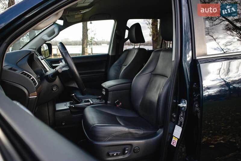 Позашляховик / Кросовер Toyota Land Cruiser Prado 2017 в Києві фото 27 Позашляховик / Кросовер Toyota Land Cruiser Prado 2017 в Києві