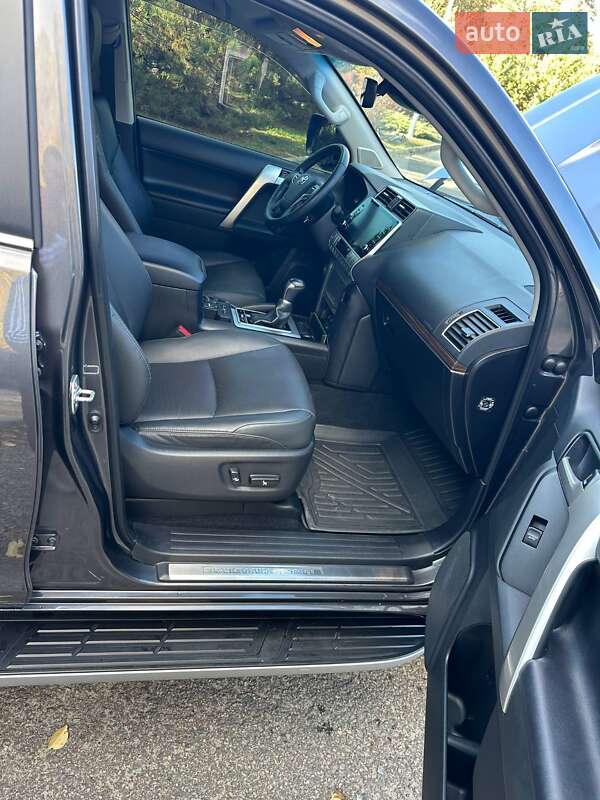 Внедорожник / Кроссовер Toyota Land Cruiser Prado 2023 в Днепре