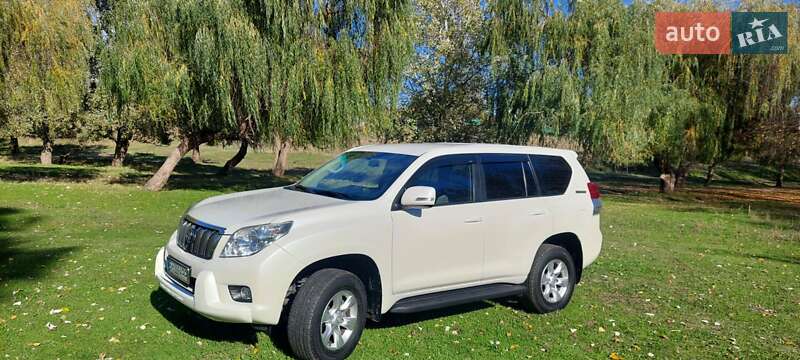 Внедорожник / Кроссовер Toyota Land Cruiser Prado 2010 в Рени