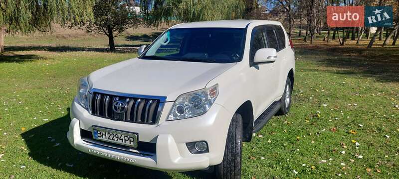 Внедорожник / Кроссовер Toyota Land Cruiser Prado 2010 в Рени