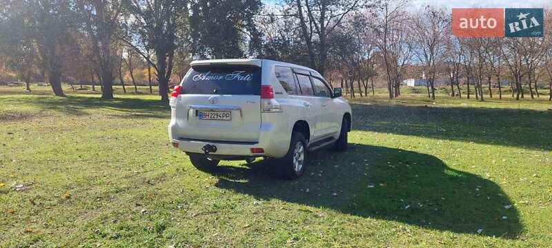 Внедорожник / Кроссовер Toyota Land Cruiser Prado 2010 в Рени