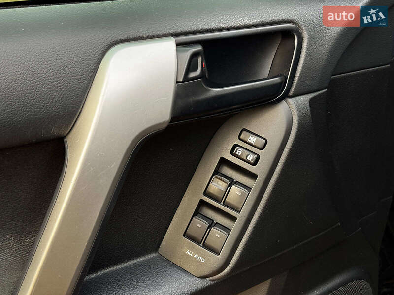 Внедорожник / Кроссовер Toyota Land Cruiser Prado 2018 в Киеве фото 13 Внедорожник / Кроссовер Toyota Land Cruiser Prado 2018 в Киеве