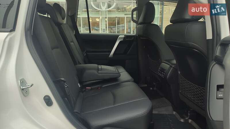 Внедорожник / Кроссовер Toyota Land Cruiser Prado 2021 в Киеве