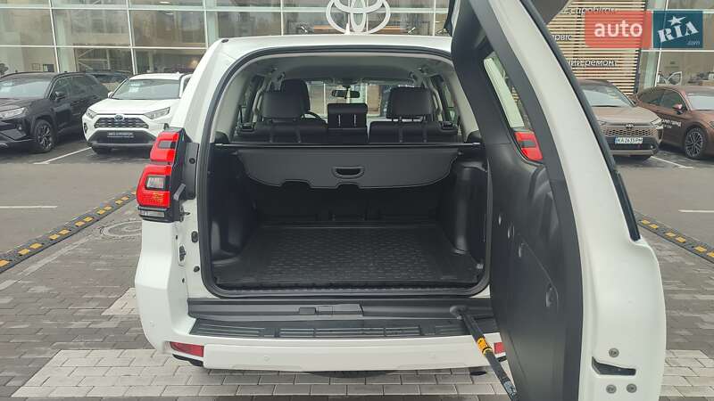 Внедорожник / Кроссовер Toyota Land Cruiser Prado 2021 в Киеве