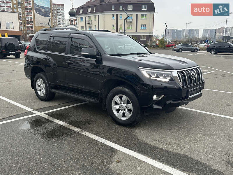 Внедорожник / Кроссовер Toyota Land Cruiser Prado 2017 в Киеве