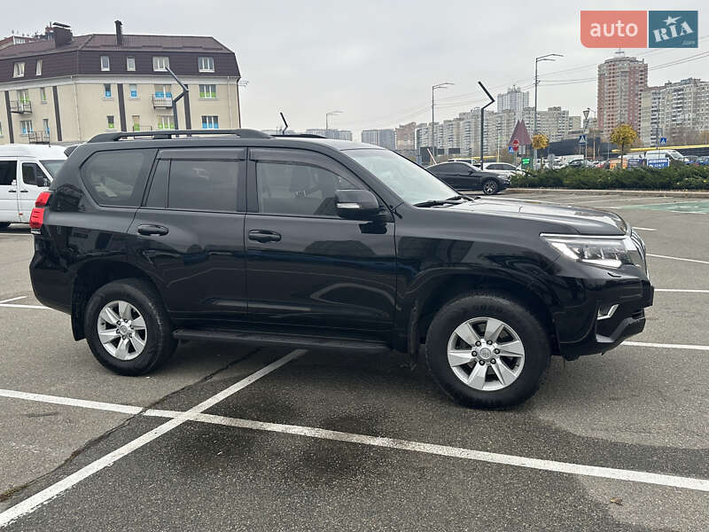 Внедорожник / Кроссовер Toyota Land Cruiser Prado 2017 в Киеве