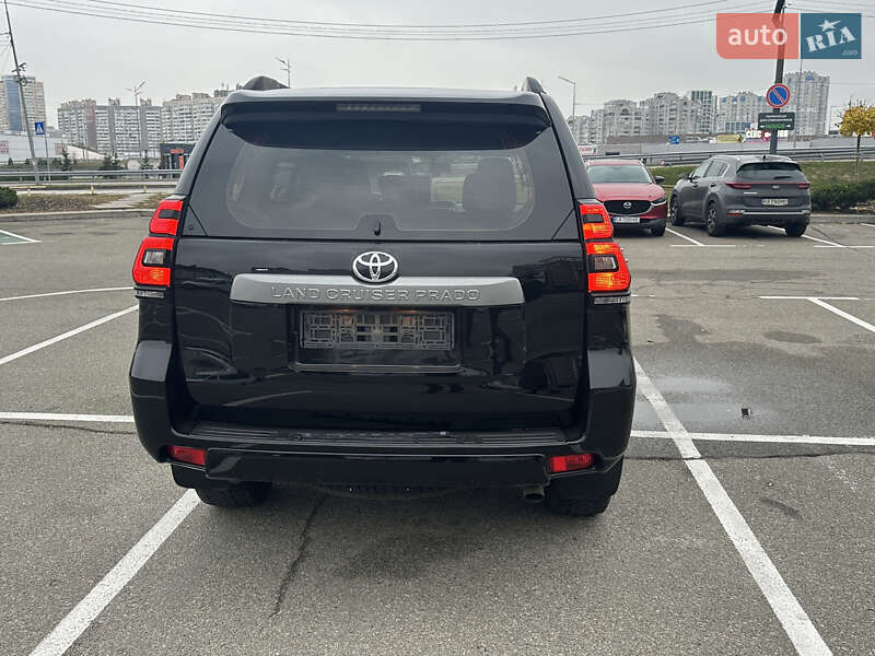 Внедорожник / Кроссовер Toyota Land Cruiser Prado 2017 в Киеве
