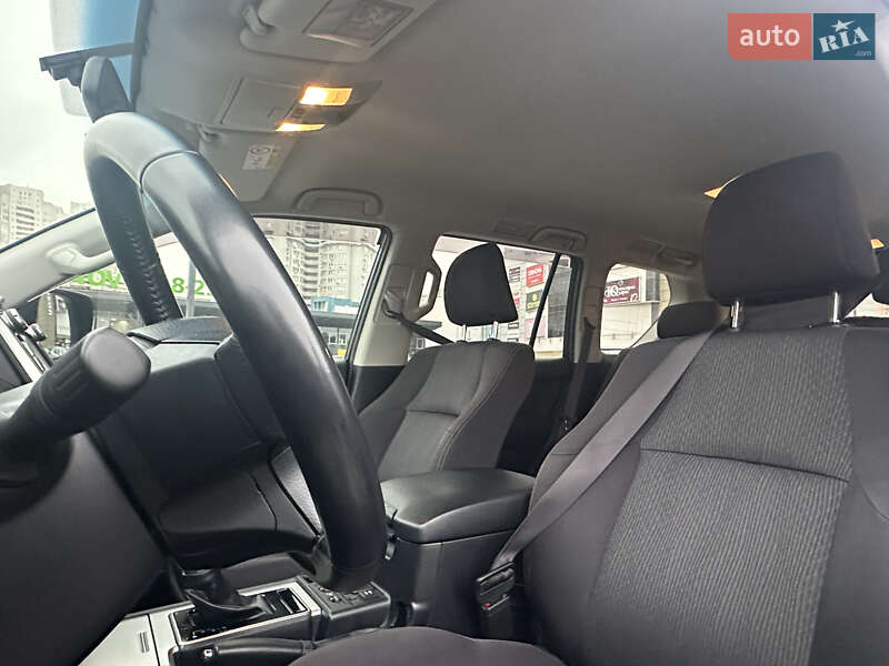 Внедорожник / Кроссовер Toyota Land Cruiser Prado 2017 в Киеве