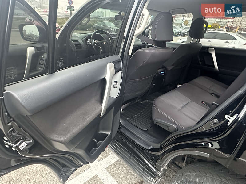 Внедорожник / Кроссовер Toyota Land Cruiser Prado 2017 в Киеве