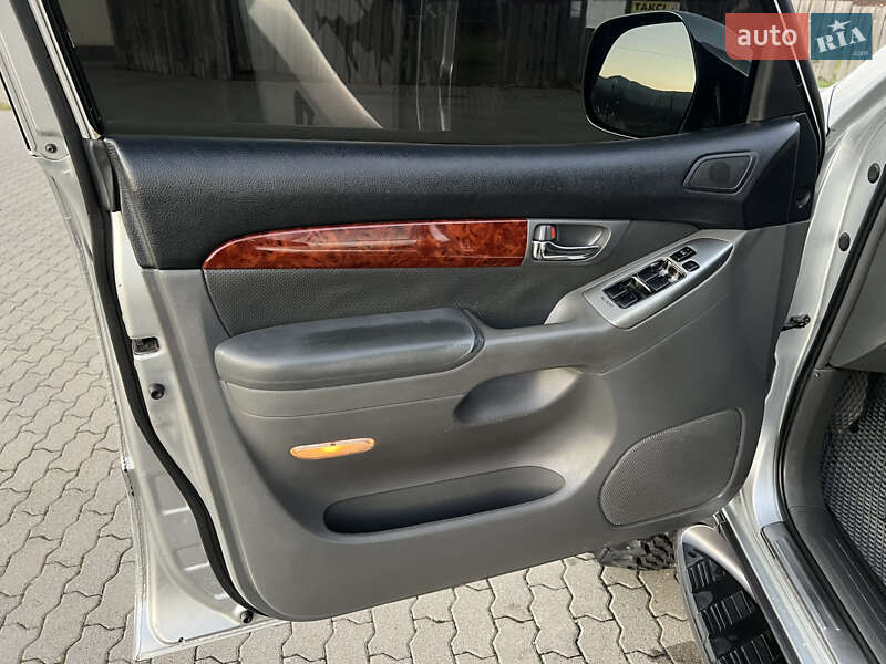 Внедорожник / Кроссовер Toyota Land Cruiser Prado 2006 в Сваляве