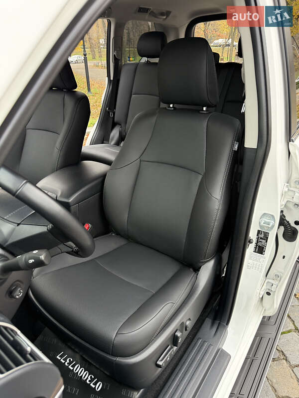 Позашляховик / Кросовер Toyota Land Cruiser Prado 2020 в Києві