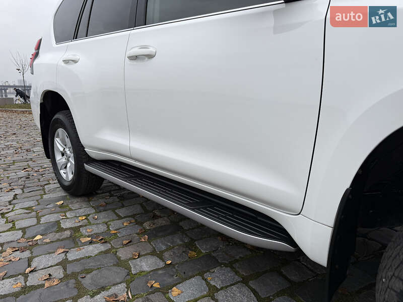 Позашляховик / Кросовер Toyota Land Cruiser Prado 2020 в Києві