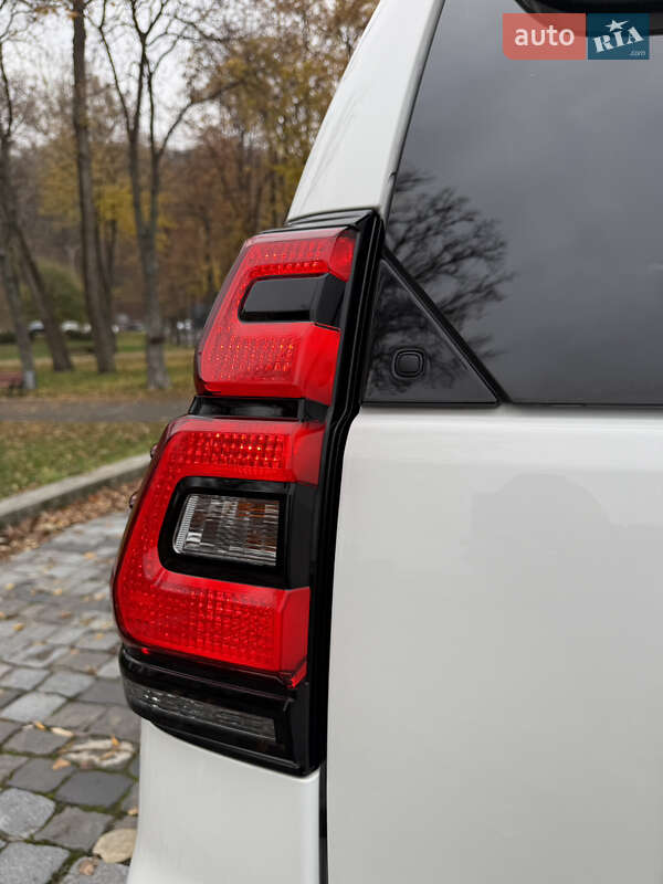 Позашляховик / Кросовер Toyota Land Cruiser Prado 2020 в Києві