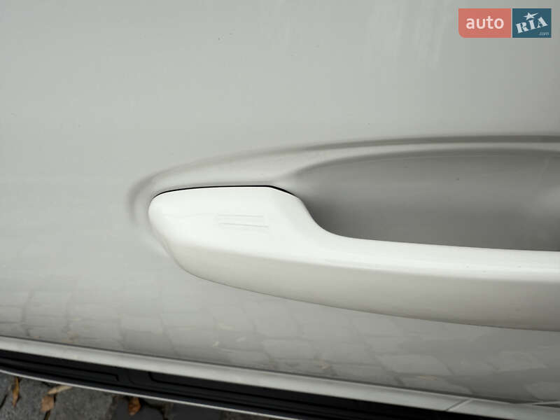 Позашляховик / Кросовер Toyota Land Cruiser Prado 2020 в Києві